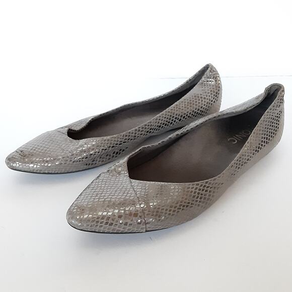 Vionic Caballo Snakeskin Pointed Toe Flats Gold Metallic Natural Womens 7.5 - Picture 12 of 12